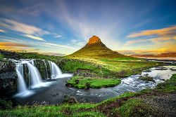 Iceland Circumnavigation: Mountains, Volcanoes and Waterfalls (Exodus)