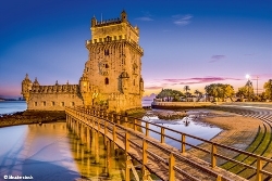 Lisbon, Porto and the Douro valley (Portugal) and Salamanca (Spain) (port-to-port cruise) (Croisi Europe)