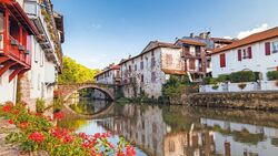 From the French Basque Country to Bordeaux - Fine French cuisine at the foot of the Pyrenees and a cruise to discover Bordeaux and its outlying areas (port-to-port cruise) (CroisiEurope)