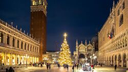 Advent Lights, a cruise through the heart of Venice's Christmas markets and its lagoon (port-to-port cruise) (CroisiEurope)