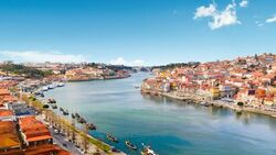 Porto, the Douro valley (Portugal) and Salamanca (Spain) 	(port-to-port cruise) (CroisiEurope)