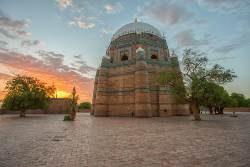 Indus Domes & Deserts (Encounters Travel)
