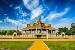 From the Temples of Angkor to the Mekong Delta & The Imperial Cities (port-to-port cruise)