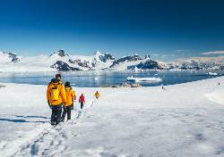 Antarctic Explorer: Discovering the 7th Continent (Quark)