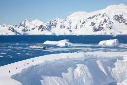 Fly cruise Antarctica (Sundowner Wildlife Holidays)