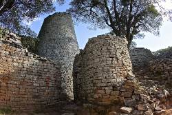 Südafrika • Simbabwe • Botswana: Groß-Simbabwe-Ruinen und Safariparadiese (Diamir)
