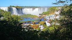 Essential Brazil And Peru (Indus)