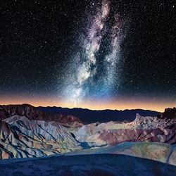 Celebrating America: 250 Years Strong (Globus)