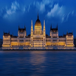 Christmastime from Budapest to Frankfurt with 2 Nights in Budapest (Avalon)