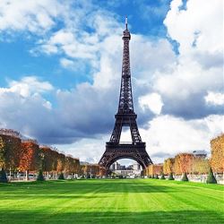 Bonjour Bordeaux: Chateaux, Wineries & Charming Villages with 2 Nights in Paris (Avalon)