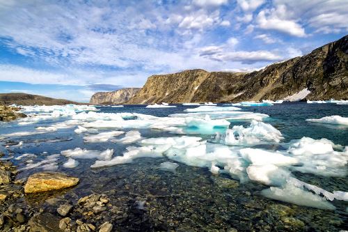 Greenland to Newfoundland: Mountains, Wildlife and Viking History (Exodus)