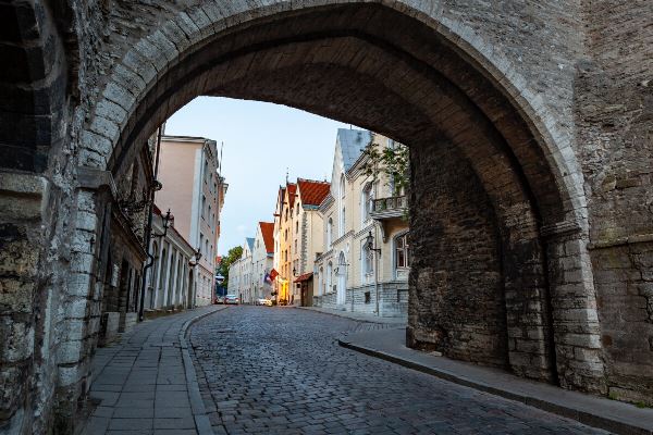 Discover the Baltics (Exodus)