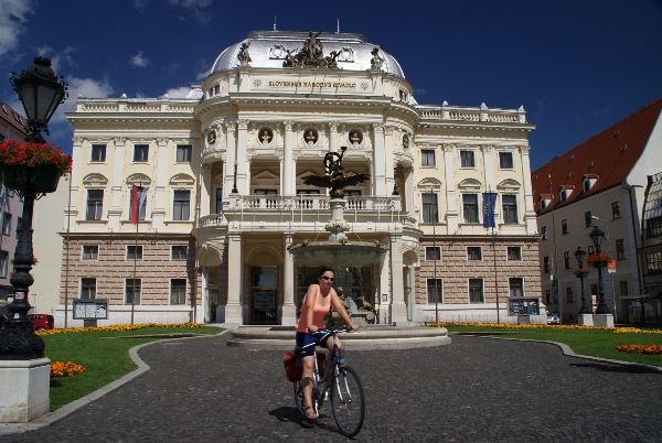 Cycling from Vienna to Budapest (Exodus)