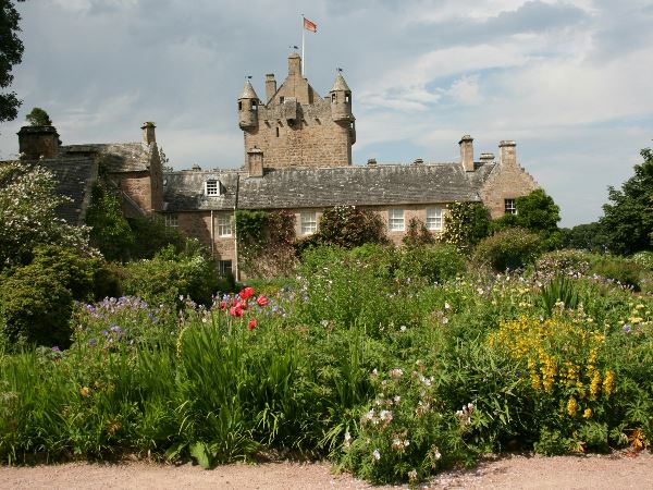 Scotland: Land of Lore & Legend (Collette)