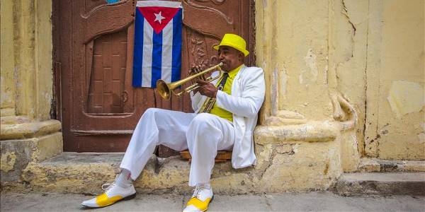 Cuban Rhythms: Beachfronts & Havana Vibes (G Adventures)