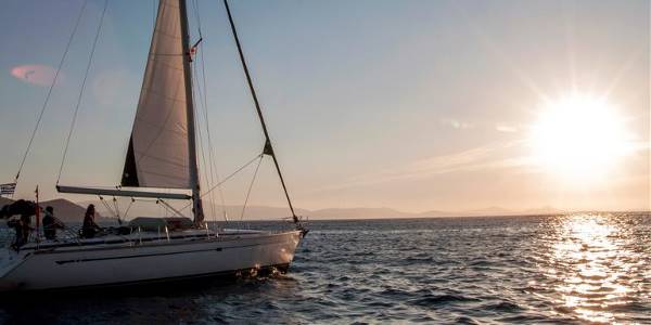 Sailing Greece - Mykonos to Santorini (G Adventures)