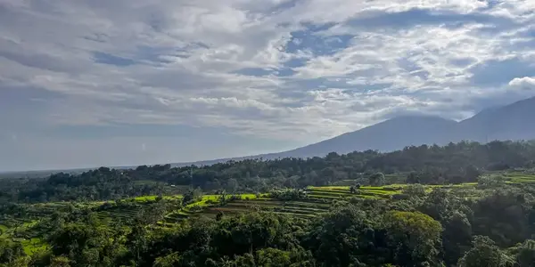 Bangkok to Bali: Southeast Asia Unfiltered (G Adventures)