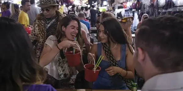 Siem Reap to Bangkok: Sandy Beaches, City Life & Street Food (G Adventures)