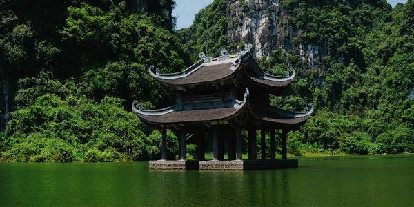 Signature: Vietnam from the Mekong Delta to Hanoi (G Adventures)