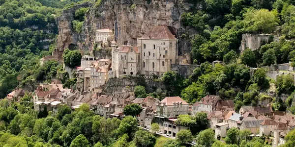 Signature: Bordeaux & Dordogne, Cradle of Prehistory (G Adventures)