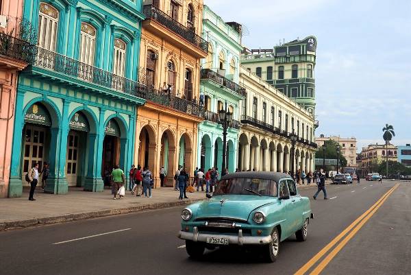 Hola Cuba (Intrepid)