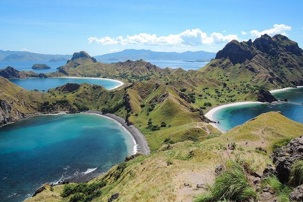 Komodo & Flores Adventure (Intrepid)