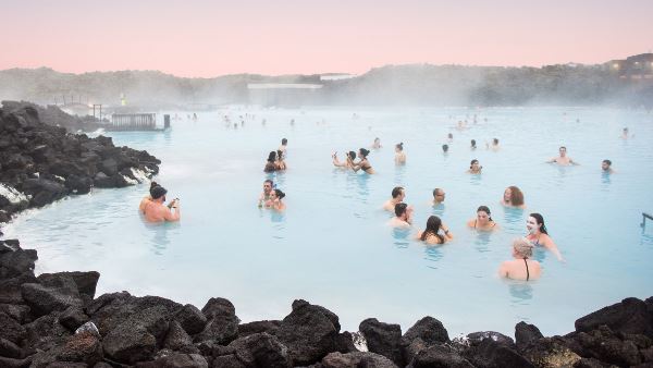 Iceland: Lagoons & Lava Fields (Topdeck)