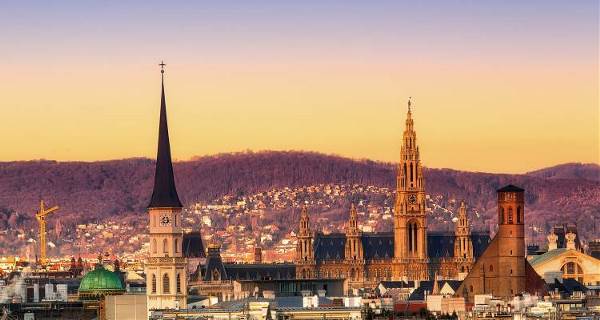 Salzburg, Vienna & Danube Valley (On The Go)