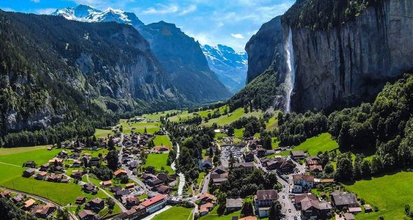 Switzerland Cities & Landscapes (On The Go)