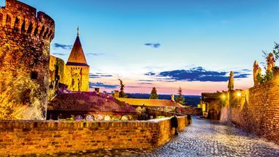 Budapest, the Pearl of the Danube (port-to-port cruise) (CroisiEurope)