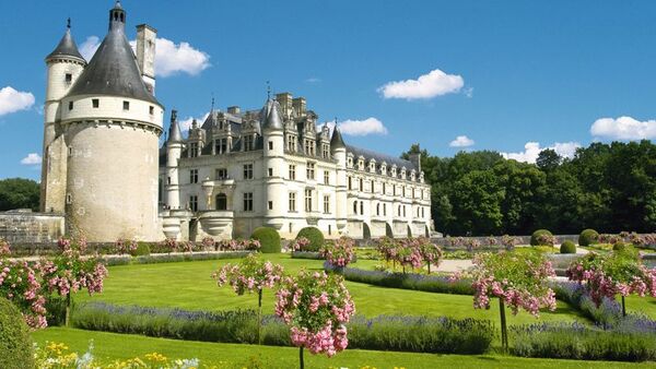 From the Châteaux of Chambord and Chenonceau to the Loire Valley (CroisiEurope)