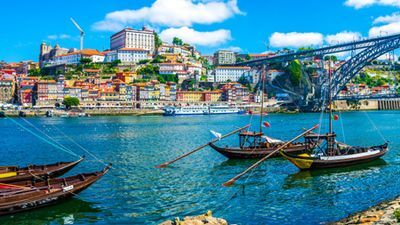 Discover Lisbon, Porto and the Douro Valley (port-to-port cruise) (CroisiEurope)