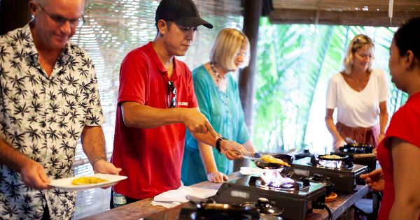 A Taste of Vietnam - Halong Bay to the Mekong Delta (Explore!)