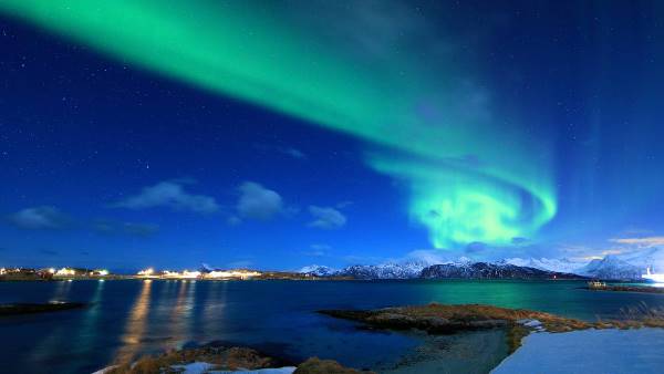 Experience the Northern Lights in Norway (Tenzing)