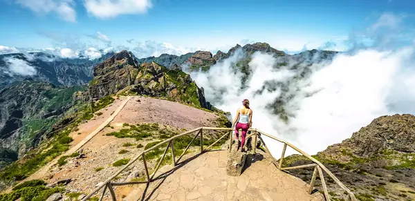 Mit Trekkingstiefeln quer über die Insel (Wikinger)