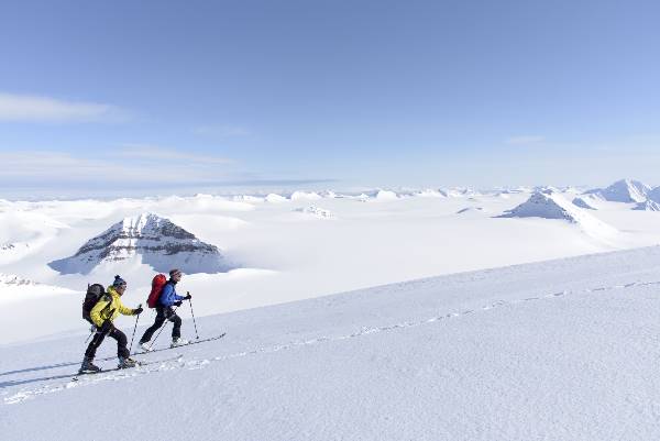 Alpine Peaks of Spitsbergen, Ski & Sail 0
