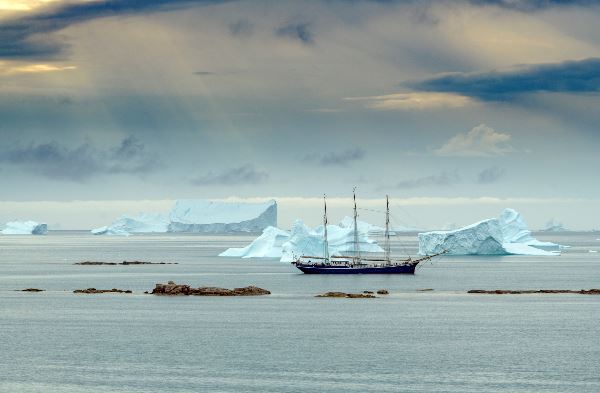 Ostgrönland, Scoresby Sund - Polarlichter, Fliegen und Segeln (Oceanwide)