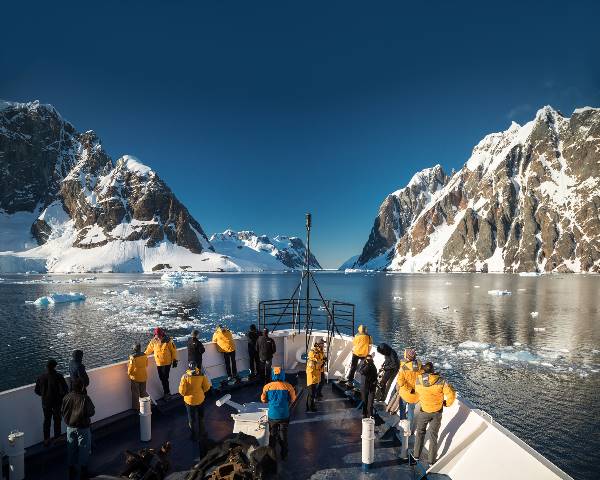 Antarctic Express: Crossing the Circle (Quark)
