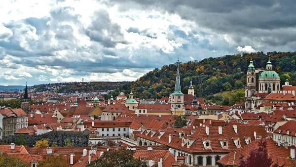 A European Journey from Madrid to Prague (Indus)