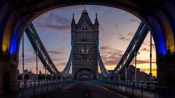 Treasures Of England Scotland and Ireland (Indus)