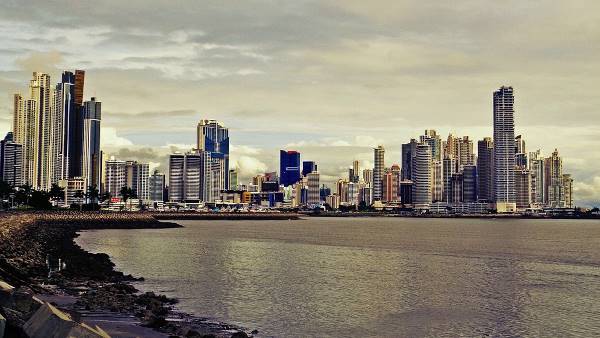 Glimpse of Panama (Indus)