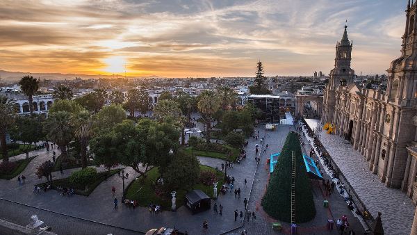 Essential Ecuador And Peru (Indus)