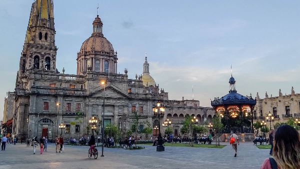 Colonial Treasures Of Mexico 2026 (Indus)