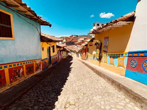 Cartagena To Ushuaia (98 Days) Tip To Tail (Oasis)